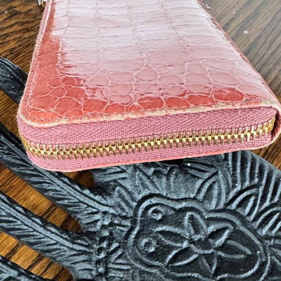 Miu Miu Coral Croc-Embossed Wallet - Picture 7 of 7